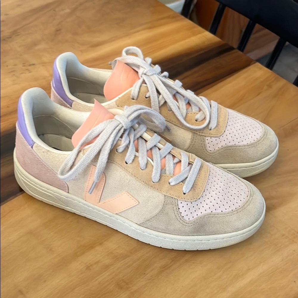 Veja Women's Sneakers in Cream and Purple